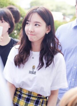 White Take Me I'm Sweet T-Shirt | Nayeon - Twice