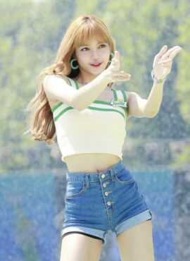 White Wide Strap Square Collar Top | Lisa - BlackPink