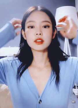 Blue V-Neck Buttons Cardigan | Jennie - BlackPink