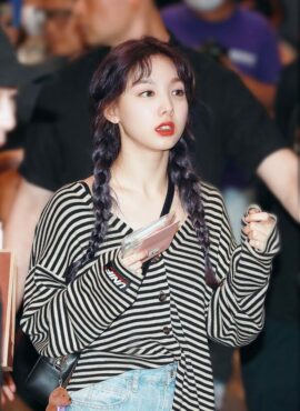 Black And White V-Neck Striped Knit Cardigan | Nayeon – Twice