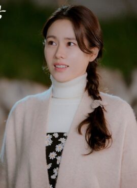 White Turtleneck Base Sweater | Yoon Se Ri - Crash Landing On You