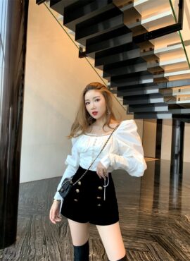 Black High Waisted Velvet Shorts | Chung Ha