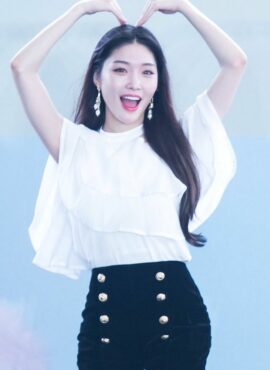 Black High Waisted Velvet Shorts | Chung Ha