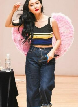 Blue Retro Wide Leg Cuffed Jeans | Hwasa - Mamamoo