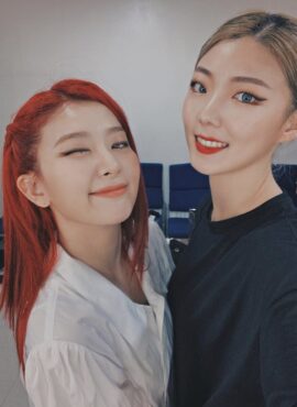 White Short-Sleeved Blouse | Seulgi - Red Velvet