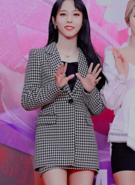 Black and White Plaid Skirt | Moonbyul - Mamamoo