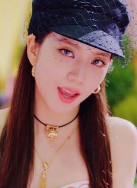 Black Arty Cap With Veil | Jisoo - BlackPink