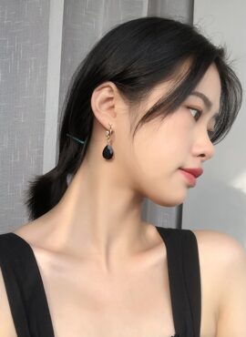 Black Crystal Gold Earrings | IU - Hotel Del Luna