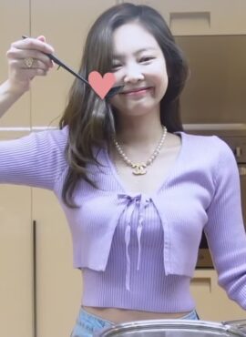 Lilac Cropped Top and Cardigan Set | Jennie - BlackPink