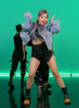 Black Lace-Up Zipper Shorts | Soyeon - (G)I-DLE