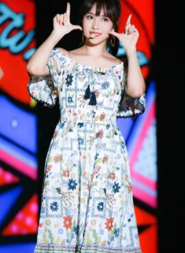 Blue And White Floral Patterned Off-Shoulder Dress | Mina - Twice