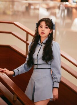 Blue Rhinestone Blouse And Skort Set | Yuqi - (G)I-DLE