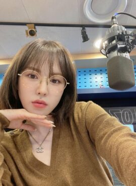 Gold Round Glasses | Wendy - Red Velvet