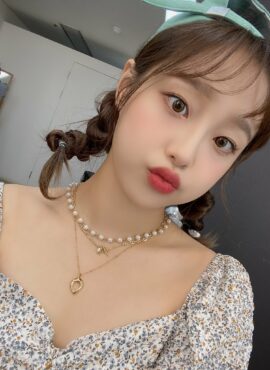 Gold Adjustable Pearl Necklace | Chuu - Loona