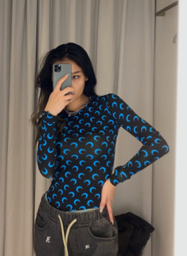 Blue Moon Print Long-Sleeved Top | Yeji - ITZY