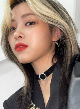 Black Crystal Velvet Strap Choker | Ryujin - ITZY