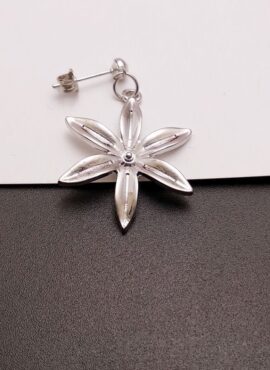 Silver Six-Petal Flower Earring | Taehyung – BTS