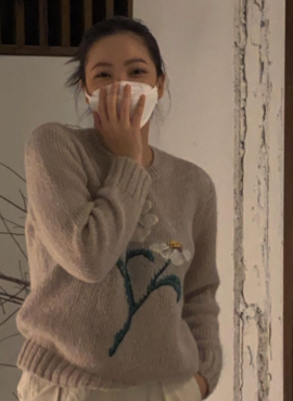 Grey Flower Pullover Sweater | Yeri - Red Velvet