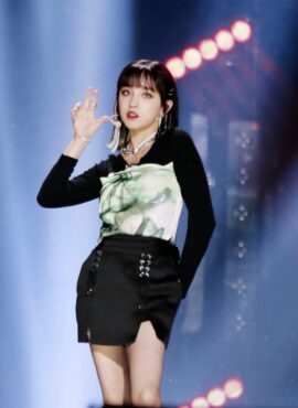 Black Double Lace-Up Skorts | Yuqi - (G)I-DLE