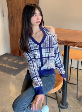 Blue Plaid Off-Shoulder Cardigan | Jennie - BlackPink