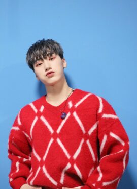 Red Diamond Grid Sweater | San - ATEEZ