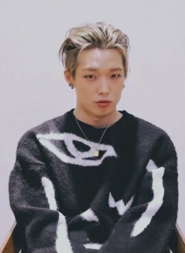 Black Abstract Face Sweater | Bobby - iKON