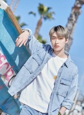 Blue Square-Pocketed Denim Shirt | Mingi - ATEEZ