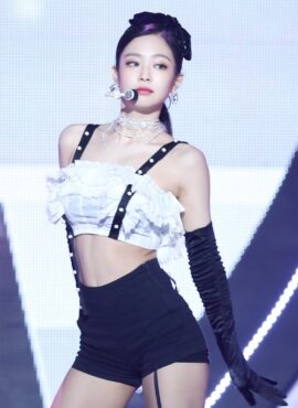 Silver Diamond Earrings | Jennie - BlackPink