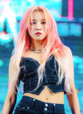 Black Denim Bustier Belted Crop Top | Yuqi - (G)I-DLE