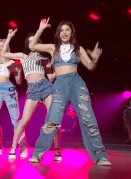 Blue Ripped High Waist Jeans | Yeji - ITZY