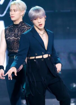 Black Split Suit Jacket With Straps | Jinjin - Astro