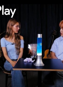 Blue Ribbed Off-Shoulder Top | Miyeon - (G)I-DLE