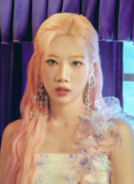 Silver Bows Asymmetrical Earrings | Kim Lip - Loona