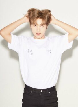 White Typewriter T-Shirt | Haechan - NCT