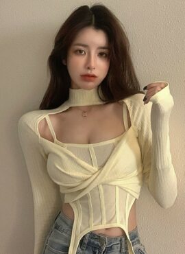 Yellow Chest Cut-Out Twist Top | Jennie - BlackPink