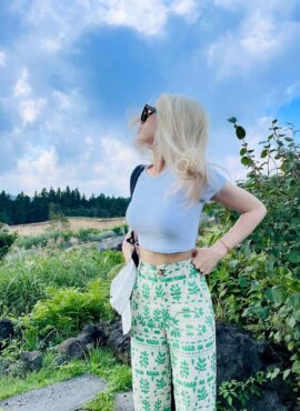 Green Leaf Pattern Pants | Somi