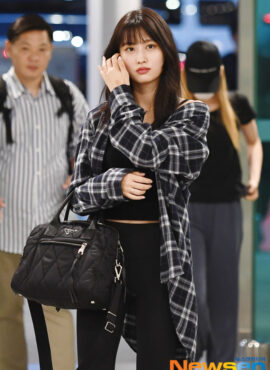 Black Oversized Plaid Shirt | Momo - Twice