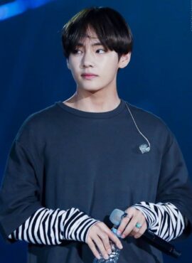 Black Oversized T-Shirt With Fake Sleeves | Taehyung - BTS