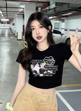 Black Cat Text Graphic Print T-Shirt | Wendy - Red Velvet