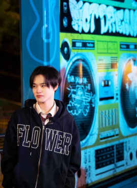 Black 'Flower' Lettering Print Hoodie Jacket | Chenle - NCT