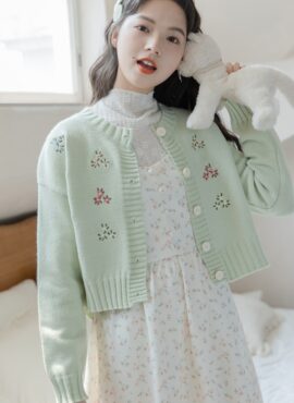 Green Embroidered Cropped Cardigan