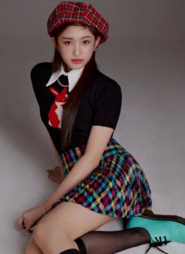 Red Black Plaid Beret | Leeseo - IVE