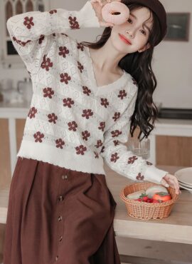 White Flower Patterned V-Neck Sweater