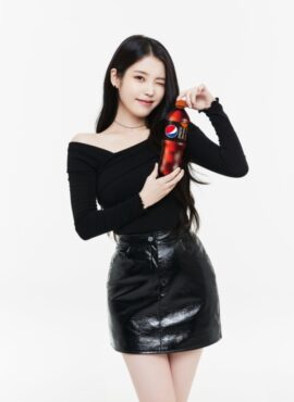 Black Faux Leather Mini Pencil Skirt | IU