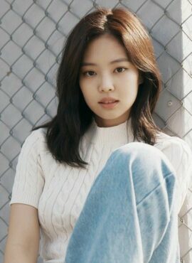 White Short Sleeve Knitted T-Shirt| Jennie - BlackPink