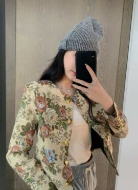 Beige Vintage Flower Print Coat | Lisa - Blackpink