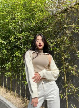 Beige Chain Bolero Sweater | Wonyoung - IVE