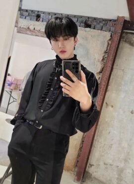 Black Ruffled Vampire Shirt | Changbin - Stray Kids