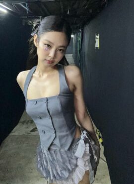 Grey Halter Neck Suit Vest | Jennie - BlackPink