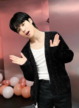 Black Sparkly Knitted Cardigan | Jimin - BTS